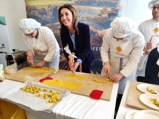 L'assessore Chiorino ha presenziato questa mattina alla tappa albese di &quot;Io Lavoro&quot;