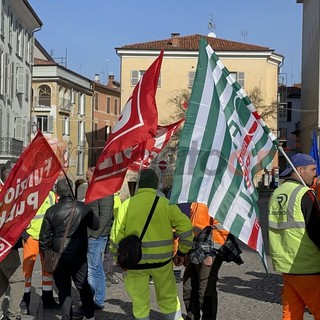 Raccolta rifiuti, scontro coi  sindacati sul cambio di appalto in 85 comuni del Monregalese,  &quot;Proteo applichi il contratto  nazionale di categoria&quot; [VIDEO]