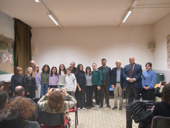 Nel libro del centro culturale San Giuseppe di Alba le chiesette e i piloni campestri del braidese