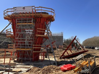 Alcuni momenti del sopralluogo tenuto questa mattina sul cantiere dell'autostrada Asti-Cuneo grazie all'iniziativa di Itinera, Confindustria Piemonte e Confindustria Cuneo