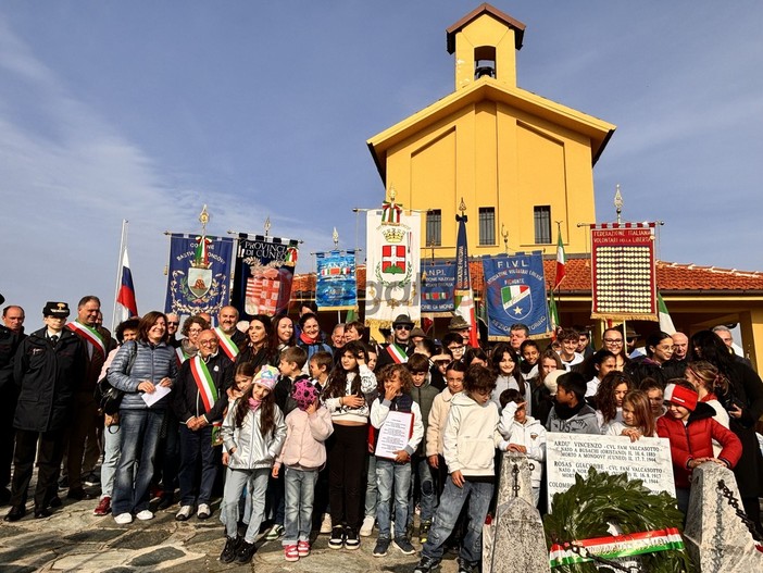 Sentita e partecipata cerimonia al Sacrario partigiano di Bastia con la premiazione del concorso sulla Resistenza [FOTO E VIDEO]