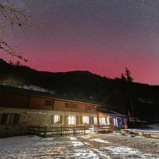 L'aurora boreale colora (di nuovo) i cieli della Granda nel primo giorno dell'anno