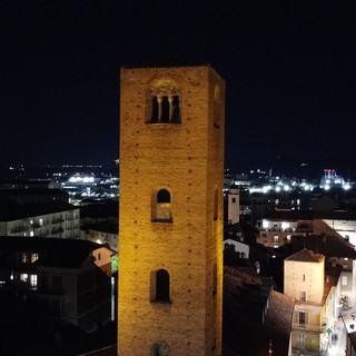 Il 10 settembre le torri di Alba si illuminano di giallo per la “Giornata mondiale di prevenzione del suicidio”