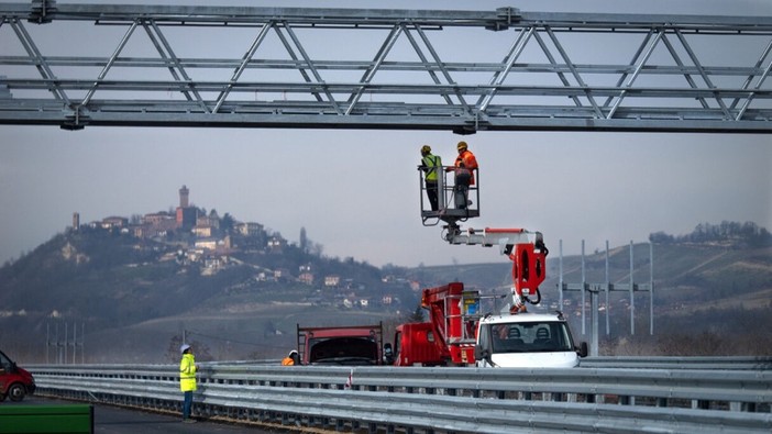 Autostrade senza barriere: il discusso &quot;free flow&quot; pronto a sbarcare anche sulla tangenziale di Torino