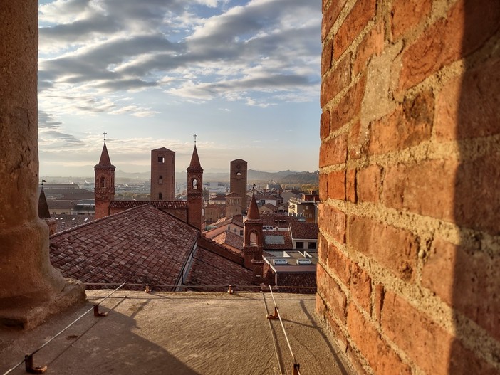 Una veduta dei tetti di Alba