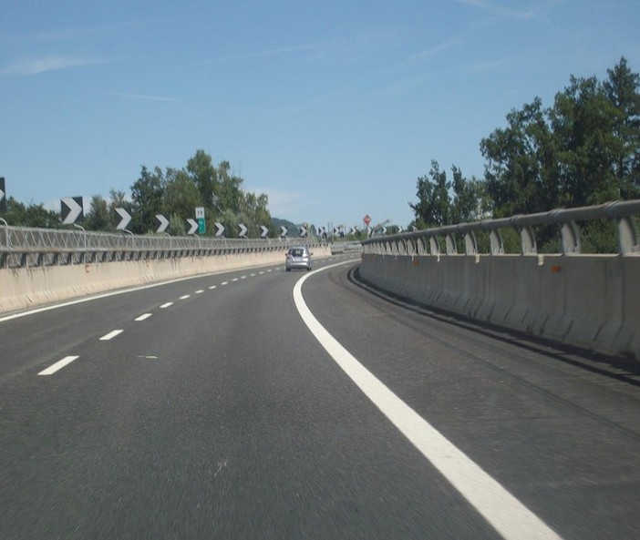 Danni d'acqua tra Piemonte e Liguria: chiusa per una frana la Torino-Savona