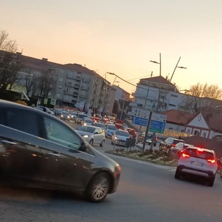 Traffico intenso ad Alba