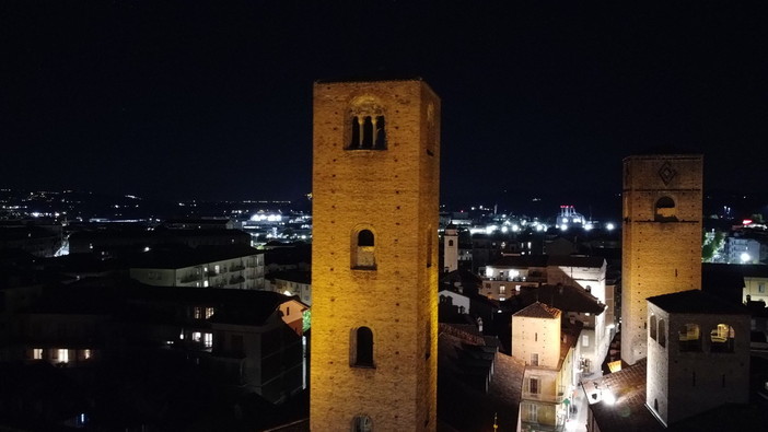 Il 10 settembre le torri di Alba si illuminano di giallo per la “Giornata mondiale di prevenzione del suicidio”