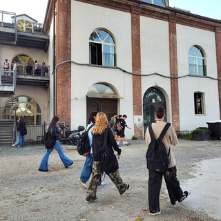 Il ritorno in classe per gli allievi dei licei Cocito e Gallizio e dell'Istituto Einaudi di Alba