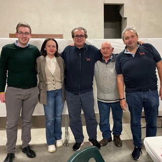 Nella foto, da sinistra, Gabriele Giletta, sindaco di Villanova Solaro; Federica Barbero, consigliere regionale; Ambrogio Invernizzi, presidente Inalpi SpA; Venanzio Barra, presidente Associazione Pesca Villanova Solaro; Pierantonio Invernizzi, consigliere di amministrazione Inalpi SpA