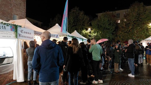 Alba, il Baccanale inizia con la pioggia e un &quot;furto&quot; tra i Borghi