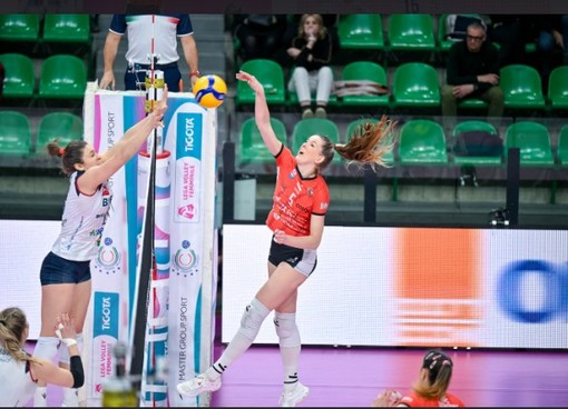 Tessa Polder, premiata MVP del match, in azione contro Bergamo