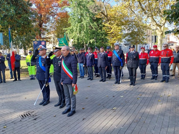 Alcuni momenti della cerimonia del 4 novembre a Bra