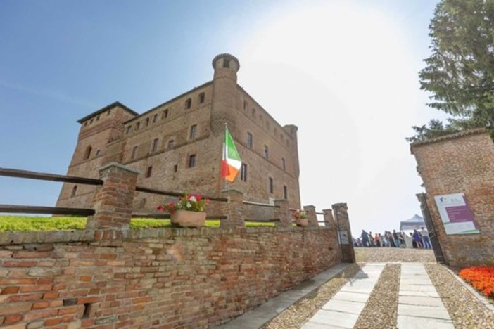 L'accesso al castello di Grinzane sarà ancora più accessibile