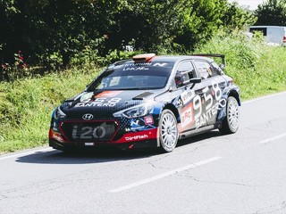 Craig Breen sulla sua Hyindai I20 durante il Rally di Alba 2020