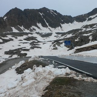 Cambio gomme invernali, ma sulle provinciali di montagna resta l'obbligo anche in estate