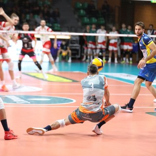 Domenico &quot;Mimmo&quot; Cavaccini in ricezione nella partita con Cantù (Foto Valerio Giraudo)