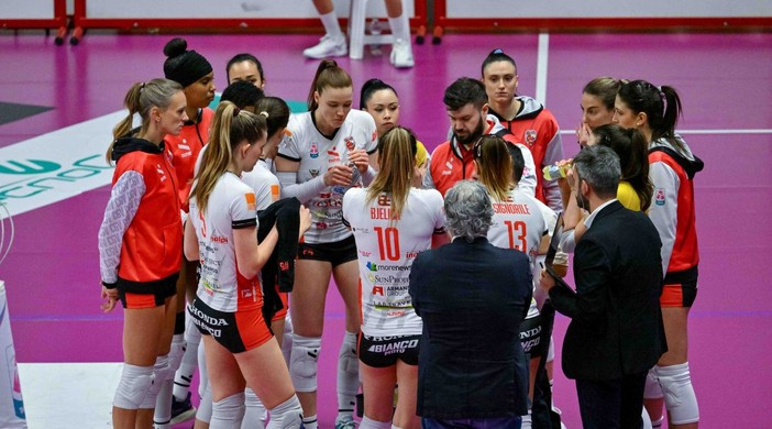 Volley A1F. Honda Olivero Cuneo sconfitta a Busto Arsizio: la Eurotek UYBA passa 3-0