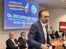 Oltre trecento persone hanno affollato ieri sera il Palazzo Mostre e Congressi di piazza Medford ad Alba