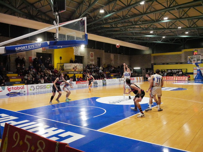 Basket Serie C: sulla sirena la S. Bernardo si aggiudica la folle sfida al vertice