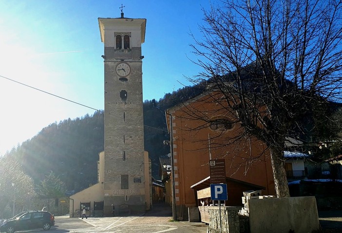 Casteldelfino contro Enel: luci spente e il Comune sospende i pagamenti delle bollette