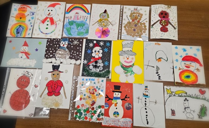 Grinzane Cavour premia i 18 bambini disegnatori del pupazzo di neve