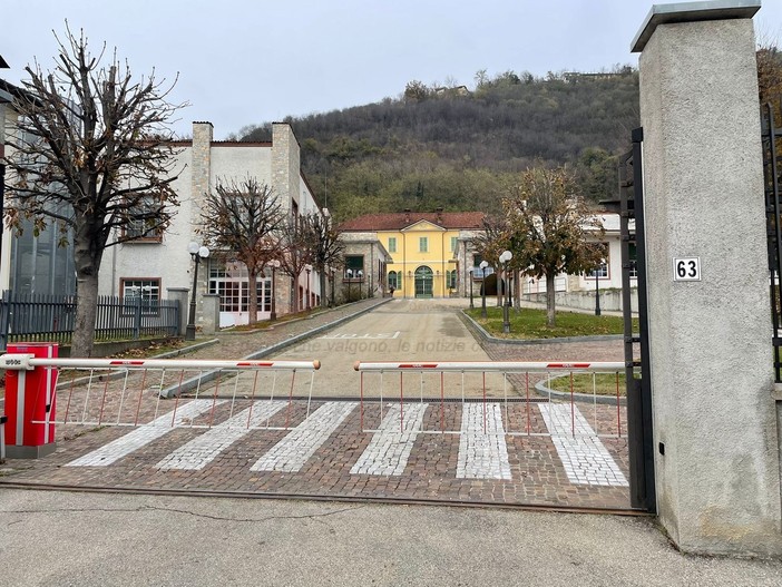 Primi picchetti di fronte all'azienda di frazione Cinzano a Santa Vittoria d'Alba