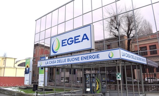 Egea Holding Spa può contare su una &quot;rab&quot; del servizio idrico integrato e della distribuzione gas superiore ai 100 milioni di euro, su un bacino di circa 1 milione di abitanti nel quale svolge l’attività di raccolta rifiuti, 10 milioni di metri cubi di volumetrie teleriscaldate e quasi 200 mila clienti ai quali fornisce sia gas che energia elettrica