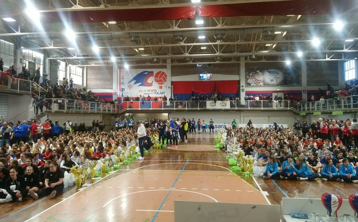 Le squadre in attesa della premiazione finale