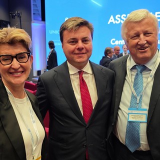 Nella foto, da sinistra: Giuliana Cirio (direttore generale Confindustria Cuneo), Marco Gay (presidente Unione industriali Torino) e Mariano Costamagna (presidente Confindustria Cuneo).