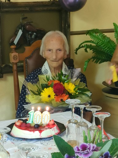 La signora Giuseppina Chiera ha festeggiato i 100 anni