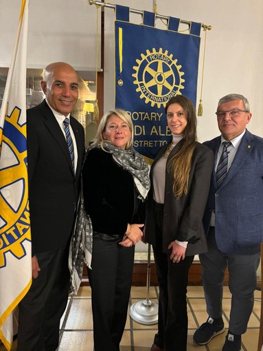 Hicham Barida, Diana Bertolino, Gaia Frunzio (Presidente del Rotary Club Alba e Marco Dotta