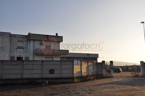 L'edificio abbandonato dove hanno trovato la morte i due immigrati