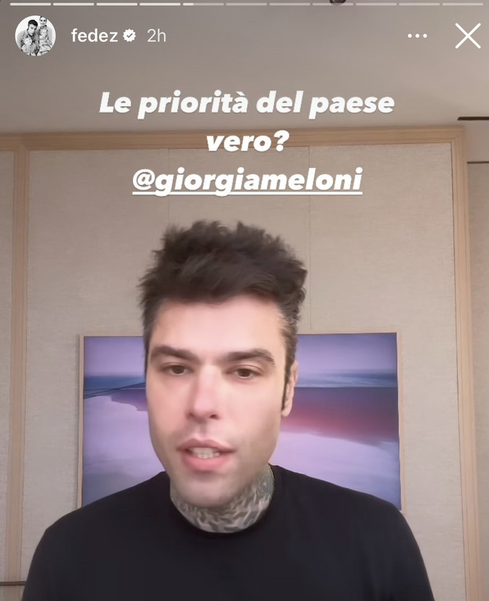 Fedez contro la Premier Meloni sul caso &quot;pandori griffati&quot;. Il Codacons: &quot;Ferragnez multati anche per le donazioni al San Raffaele&quot;