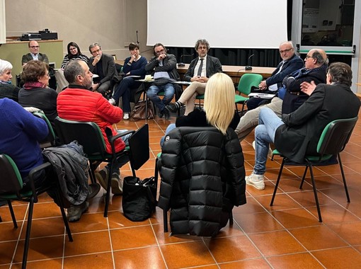 L'incontro a Bossolasco tra i sindaci dell'Unione Montana Alta Langa e il Consorzio Socio Assistenziale Alba- Langhe-Roero