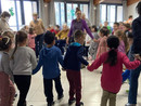 A Sommariva Bosco i bambini della scuola dell'infanzia incontrano gli anziani per Carnevale