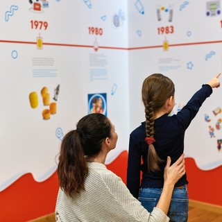 Kinder Sorpresa celebra i suoi 50 anni con sorprese e un concorso