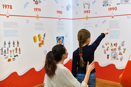 Kinder Sorpresa celebra i suoi 50 anni con sorprese e un concorso