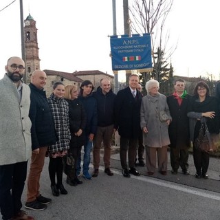 Un momento della visita della Senatrice al cimitero di Gratteria nel 2019