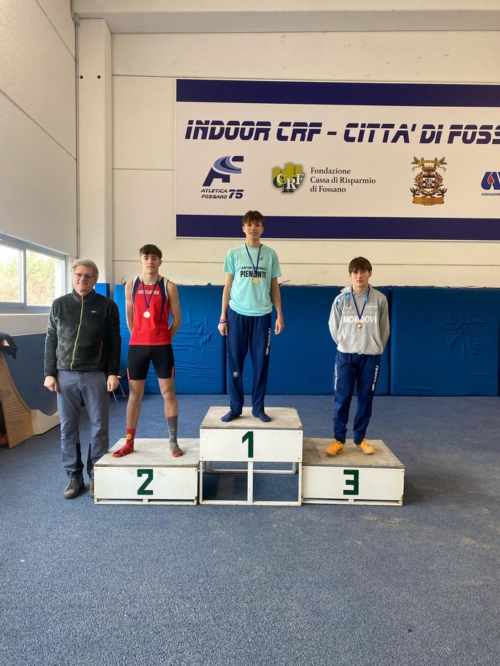 Lorenzo Marino sul gradino più alto del podio nella gara di Fossano