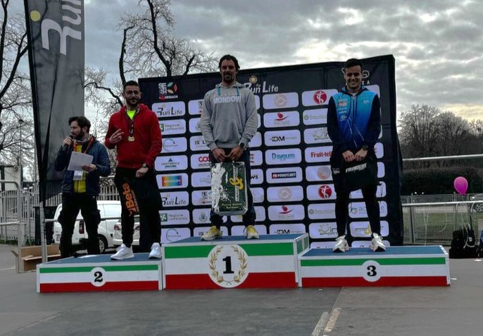 Luca Mondino sul gradino più alto del podio a Monza