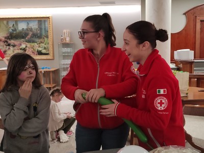 A La Morra la Croce Rossa di Alba porta il Natale ai bambini ucraini 