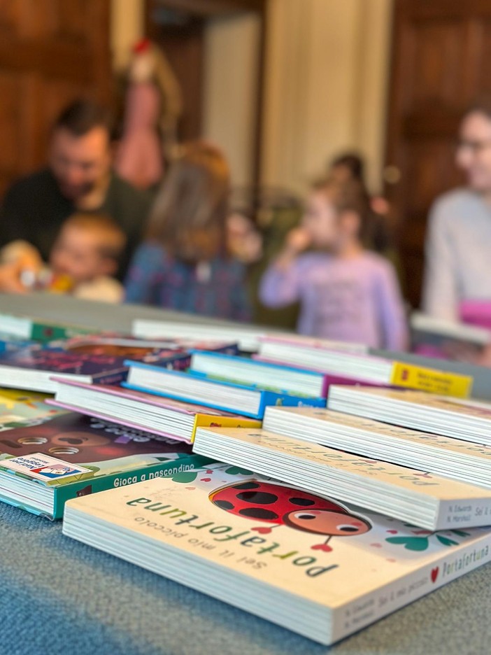 Successo per “Nati per leggere”: consegnati 48 libri alle famiglie cebane