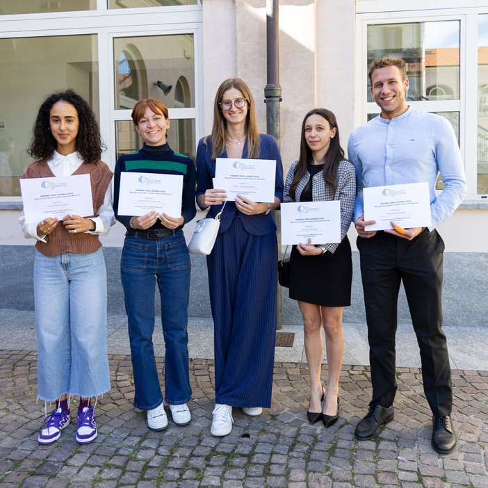 I 5 neolaureati premiati dall’Ordine TSRM-PSTRP di Cuneo. Da sinistra: Michelle Tesfay di Mondovì; Marta Francesconi di Savigliano; Giorgia Colombero di Busca; Clara Zoppi di Sale delle Langhe; Matteo Paganelli di Peveragno