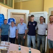 Da sinistra: Davide Bima, Vito Venni, Giorgio Marino, Alessandro Coppa, Alessandro Marino ed il presidente di Cuneo Volley Gabriele Costamagna