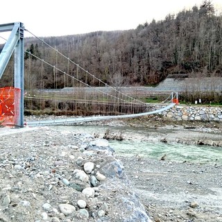 Installato a Priola un ponte sospeso che garantirà il collegamento a Pianchiosso anche in caso di emergenza