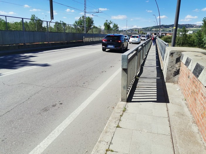 Il ponte Albertino ad Alba: presto la nuova passerella per pedoni e ciclabile