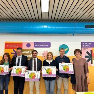 Primaria &quot;Coppino&quot; di Alba: inaugurati nella mensa i pannelli di educazione alimentare del progetto ABCIBI Scuole