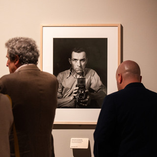 Robert Doisneau, le immagini del grande fotografo francese in mostra al Filatoio di Caraglio fino al 23 febbraio 2025