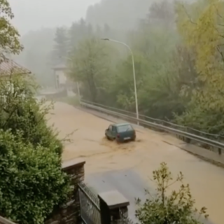 Allagamenti e smottamenti nel Monregalese, a Lurisia strada invasa da detriti e fango [VIDEO]